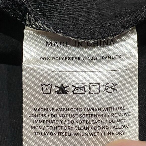 Veil Garments Spark Half-Zip Pullover Black Size Medium Athletic Stretch Modest - Picture 9 of 9